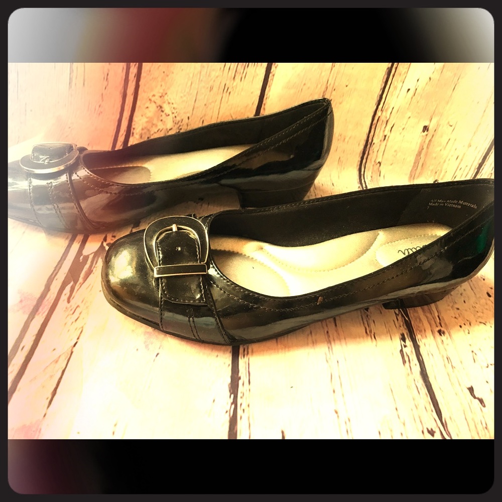 Black dressy flats